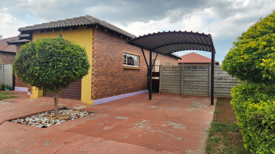To Let 3 Bedroom Property for Rent in Waterval East North West